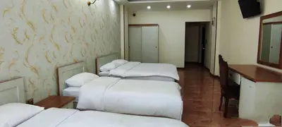 مسافرخانه کیومرث - واحد چهار تخته