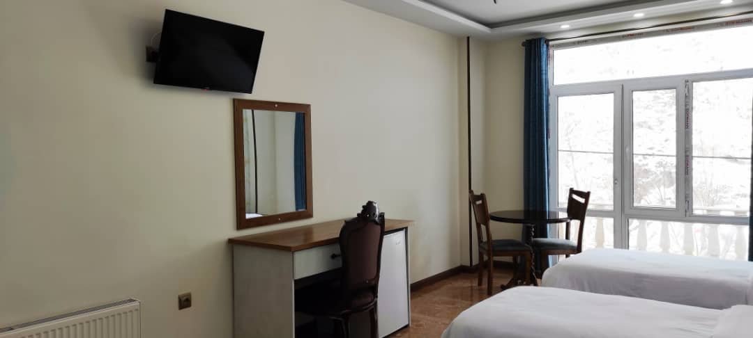 کیومرث - واحد چهار تخته