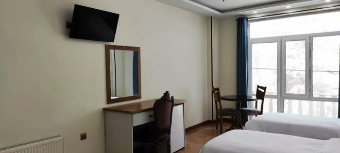 مسافرخانه کیومرث - واحد چهار تخته