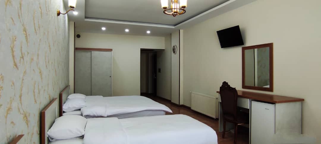 کیومرث - واحد چهار تخته