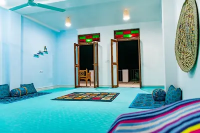 بومگردی پنج دری بربو - واحد آبی