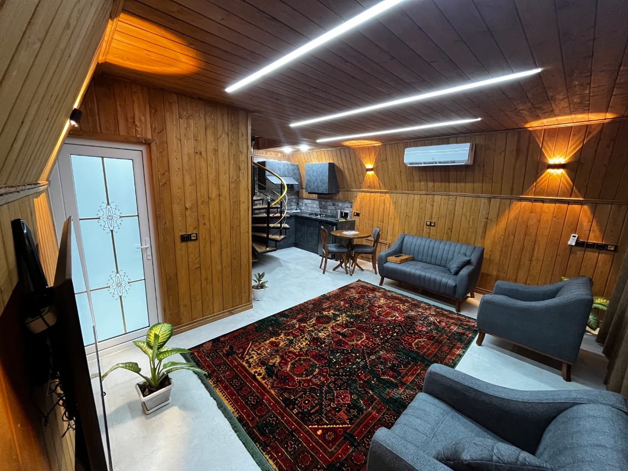 کلبه یک خوابه سویسی جکوزی دار مون