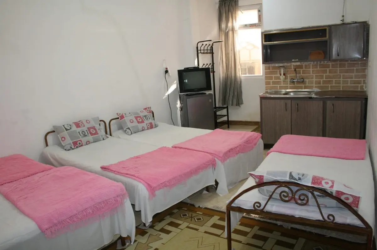 مسافرخانه ممتاز آبان - واحد پنج تخته 35