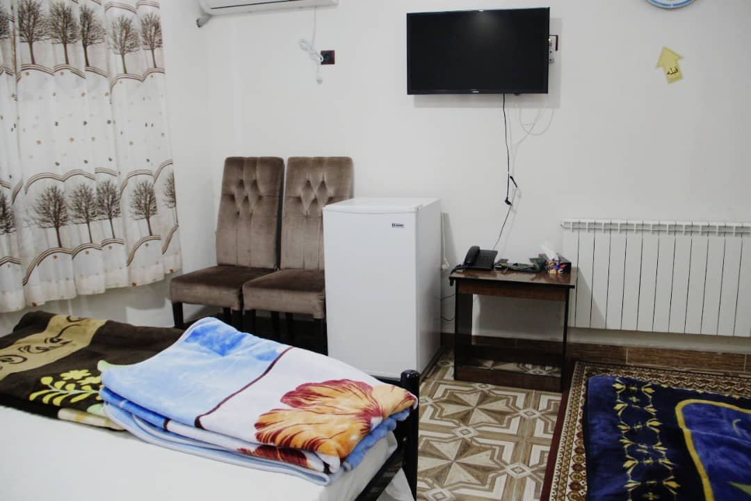 فلت طاووس واحد ۲۰۸