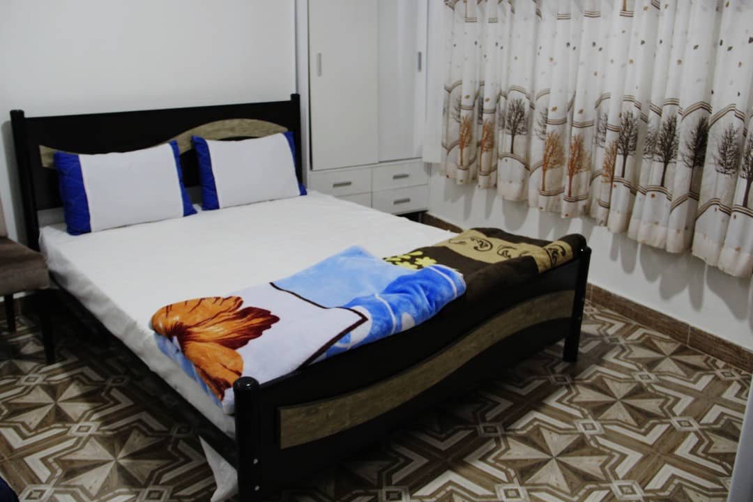 فلت طاووس واحد ۲۰۸