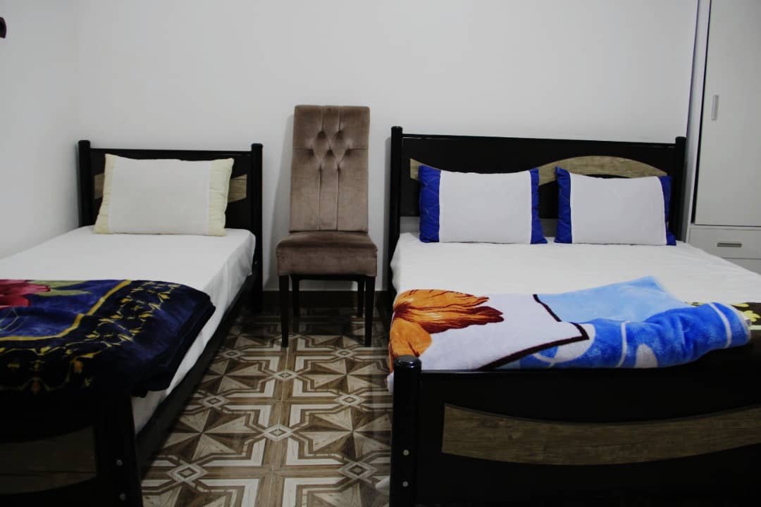 فلت طاووس واحد ۲۰۸