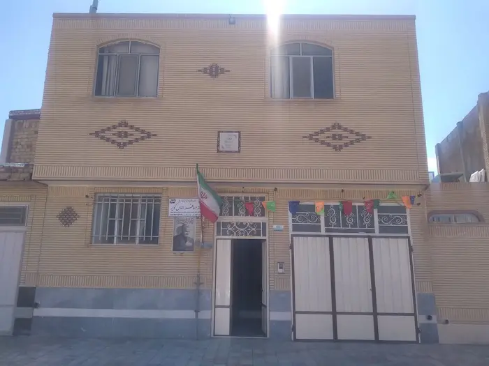 یک خوابه خانه مسافر الماس - ورودی