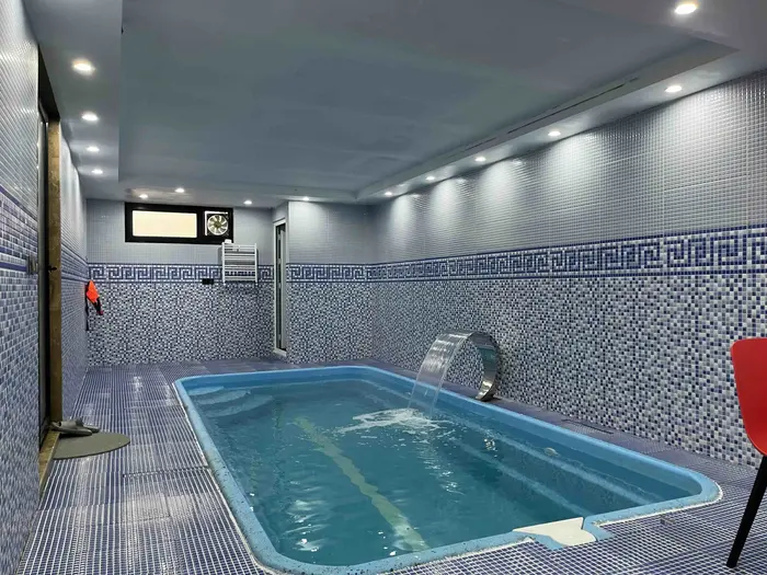 کلبه دوخوابه سوئیسی استخردار آبگرم یوسفی ۱ - انتخاب تصویر