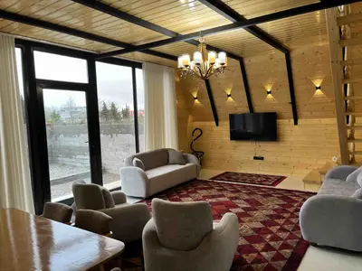 کلبه دوخوابه سوئیسی استخردار آبگرم یوسفی ۱