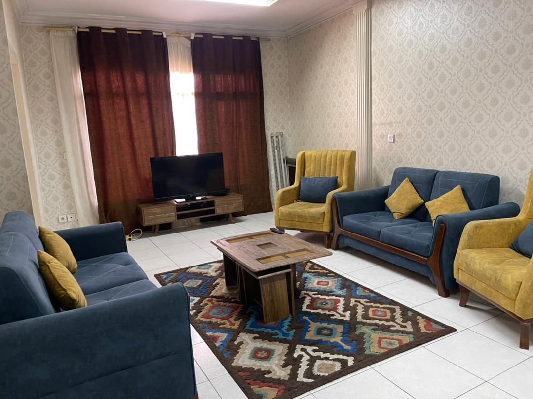 آپارتمان دوخوابه انقلاب 2