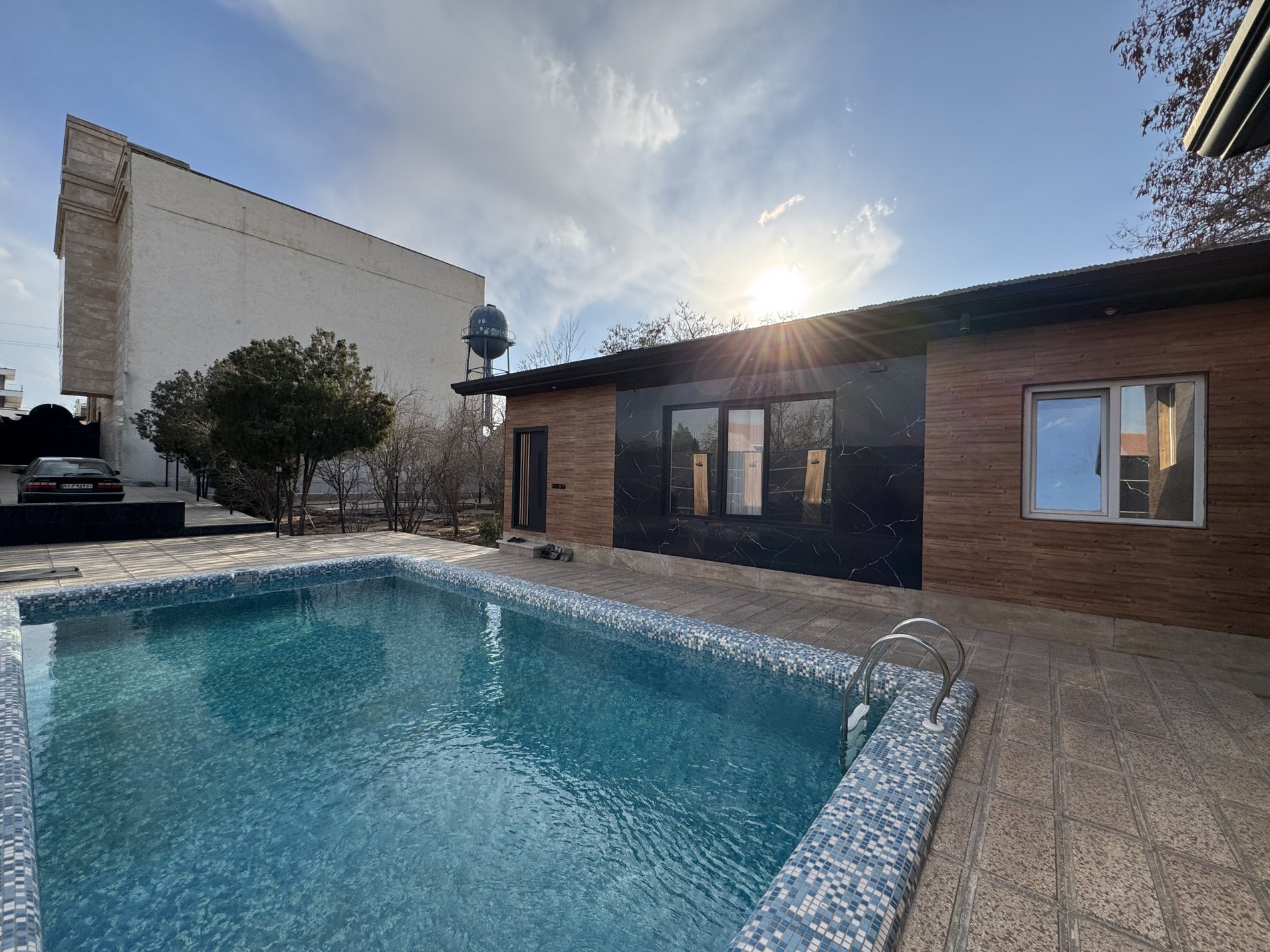 ویلا دوخوابه استخردار آبگرم زعفرانیه مهتاب