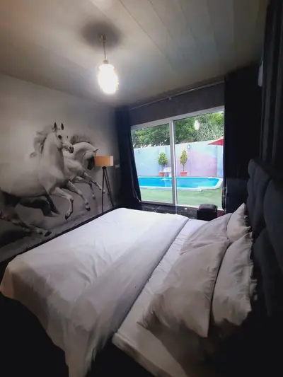 ویلا دوخوابه استخردار آبگرم پردیس 3