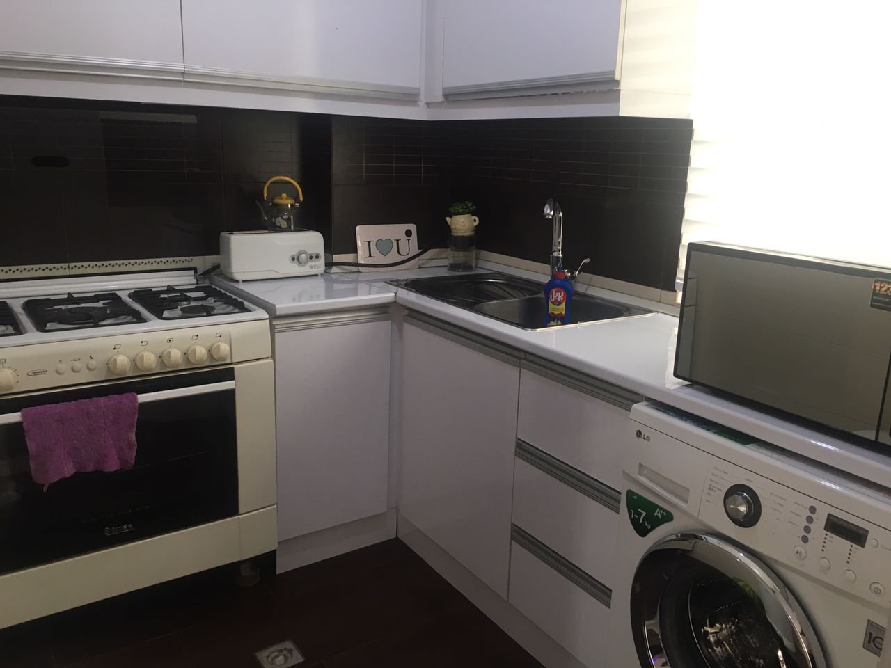 دوخوابه ساحلی مهراد و مهرشین