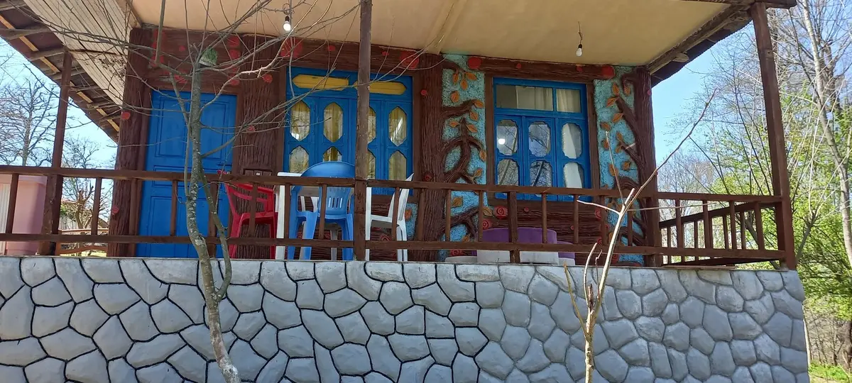 بوم گردی ویشه راش - واحد 1 - نمای بیرون 