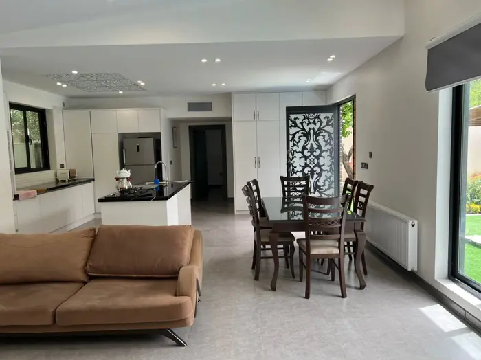 ویلا یک خوابه باغ مدرن