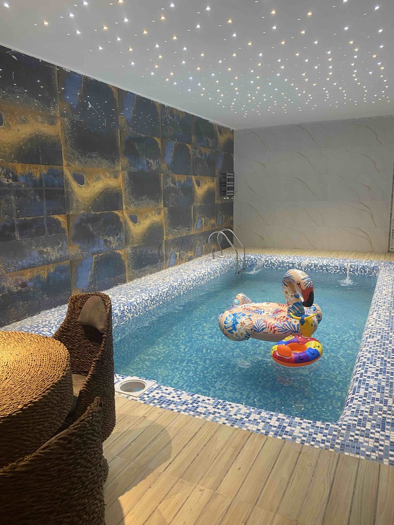 دوخوابه استخردار آبگرم مامونيا