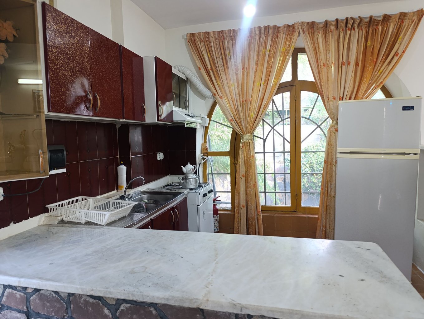 ویلا یک خوابه چشم انداز بهشت طرقبه - آشپزخانه