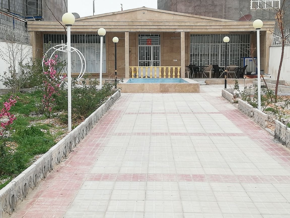 ویلا دوخوابه استخردار آبگرم بهشت شاندیز - نمای بیرون