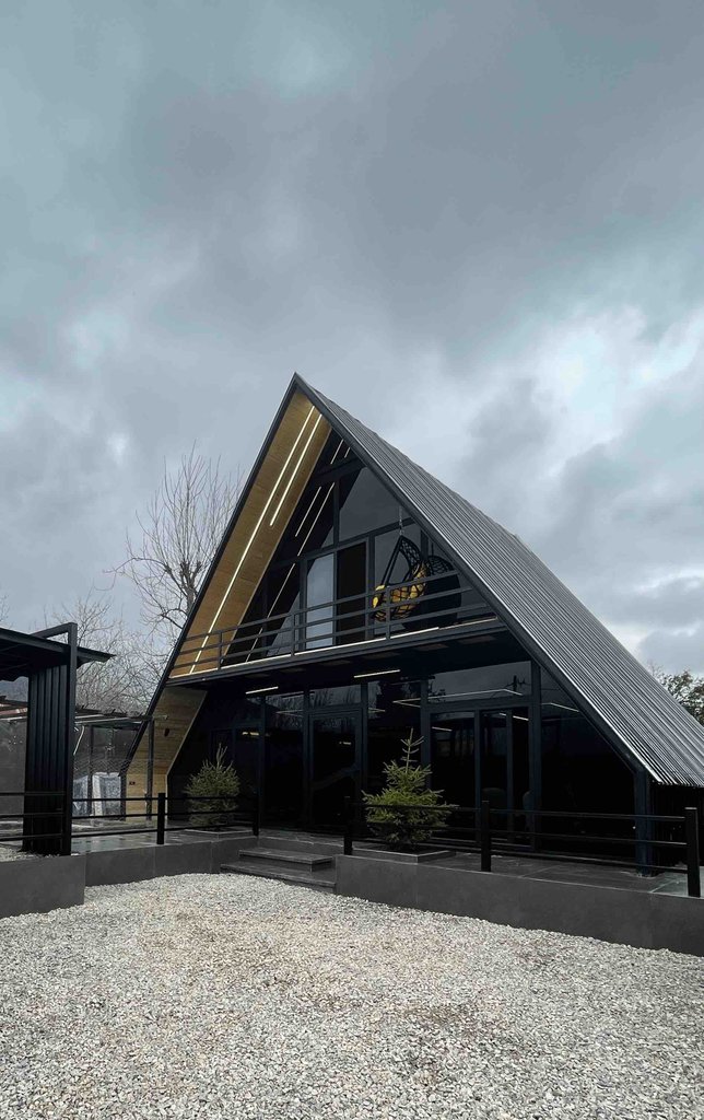 کلبه دوخوابه سوئیسی استخردار آبگرم اسدی