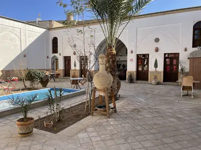 اقامتگاه سنتی نگین - دبل زمرد