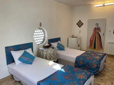 اقامتگاه سنتی نگین - ۲ تخته تویین حیاط پنجم