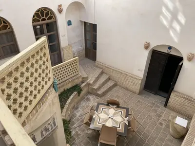 اقامتگاه سنتی نگین - دبل زمرد