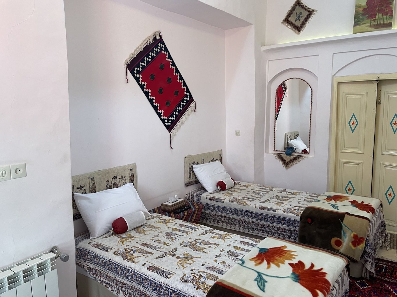 اقامتگاه سنتی نگین - دو تخته تویین زمرد ۳