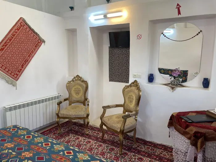 اقامتگاه سنتی نگین - دبل زمرد