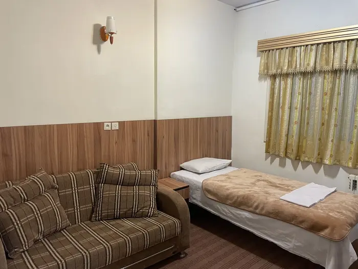 سه تخته سیاح 233