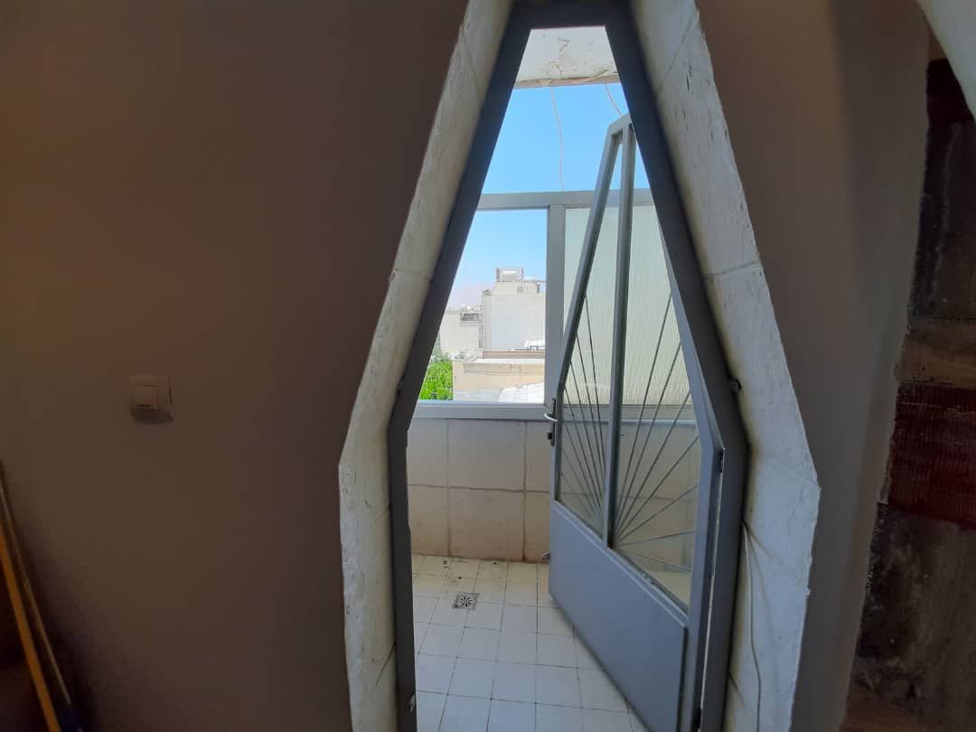 آپارتمان دوخوابه میرزادی