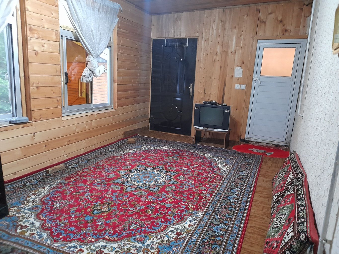 یک خوابه چوبی شمعدانی مرکی 3