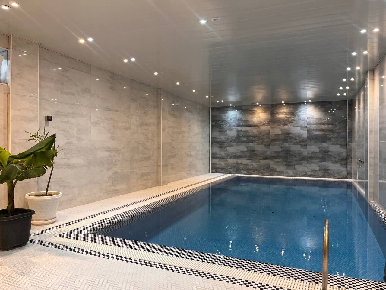 ویلا دوخوابه استخردار آبگرم عروس دریا