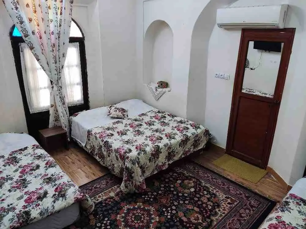 اقامتگاه سنتی باغ عمارت خُرَّم - واحد ۲