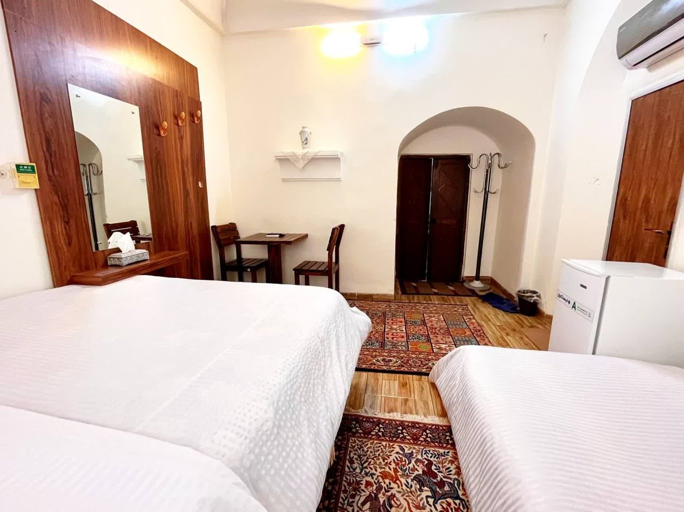 اقامتگاه سنتی باغ عمارت خُرَّم - واحد 5