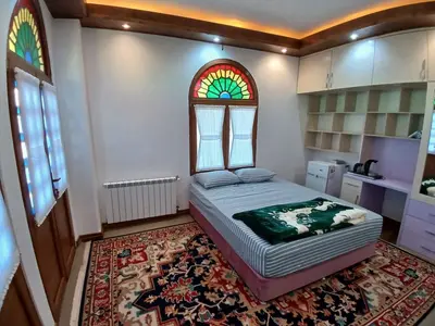 بومگردی ژوآن - واحد ایوان