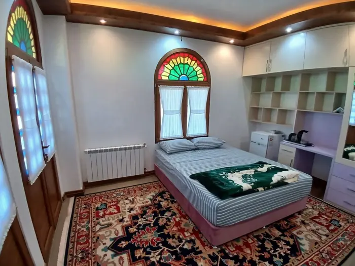 بوم گردی ژوآن - واحد ایوان