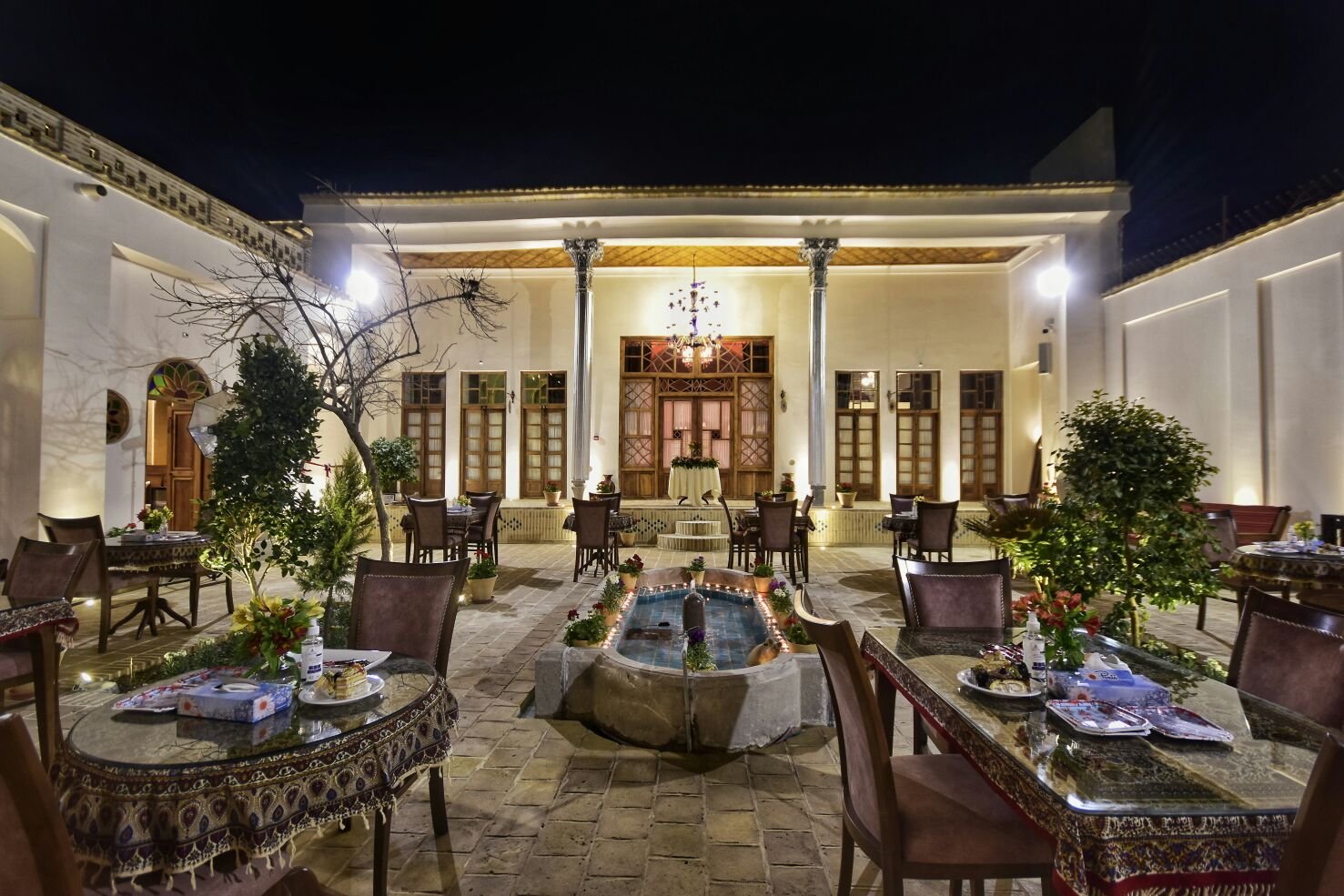 هزار و یک شب چهارباغ - شاه نشین