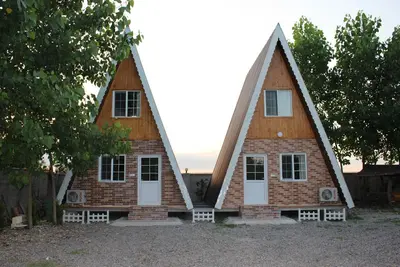 کلبه یک خوابه چوبی توسادار