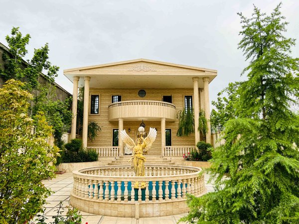 ویلا سه خوابه استخردار آبگرم گلشن - نمای اصلی روز