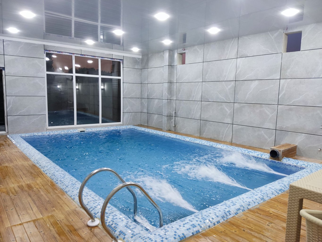 سه خوابه استخردار آبگرم پاشا