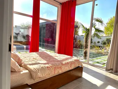 ویلا دوخوابه استخردار آبگرم رز 6