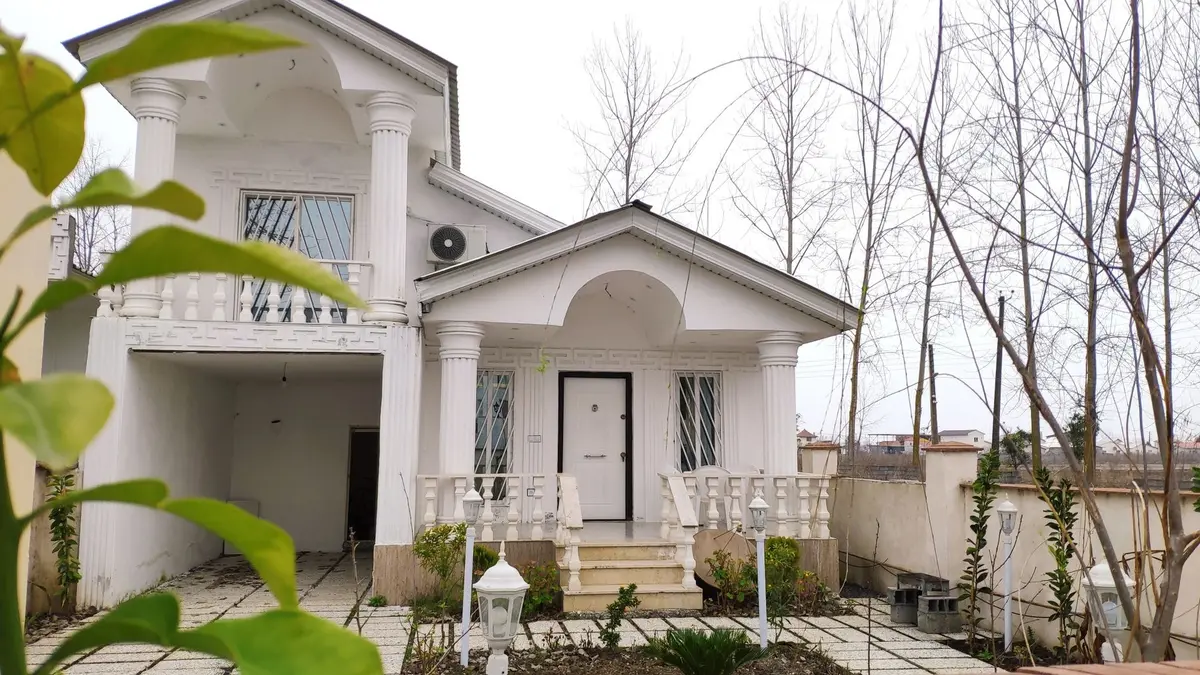 ویلا دوخوابه جنگلی صنوبر - نمای روبرو