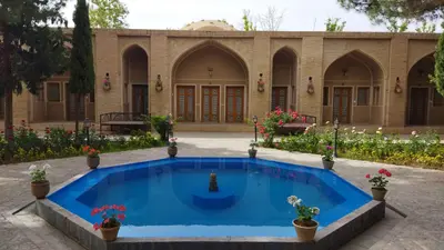 اقامتگاه سنتی شاه ولی - واحد سه دری