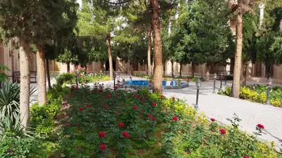 اقامتگاه سنتی شاه ولی - واحد دوتخته دبل رو به حیاط