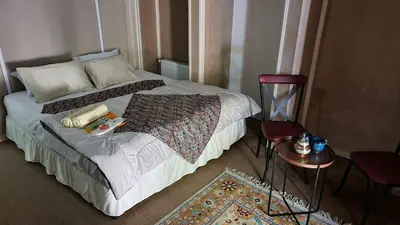 اقامتگاه سنتی شاه ولی - واحد دوتخته دبل رو به حیاط