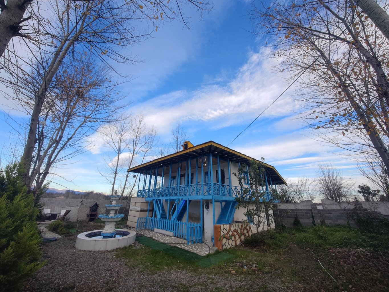 کلبه سه خوابه خانه مندُس