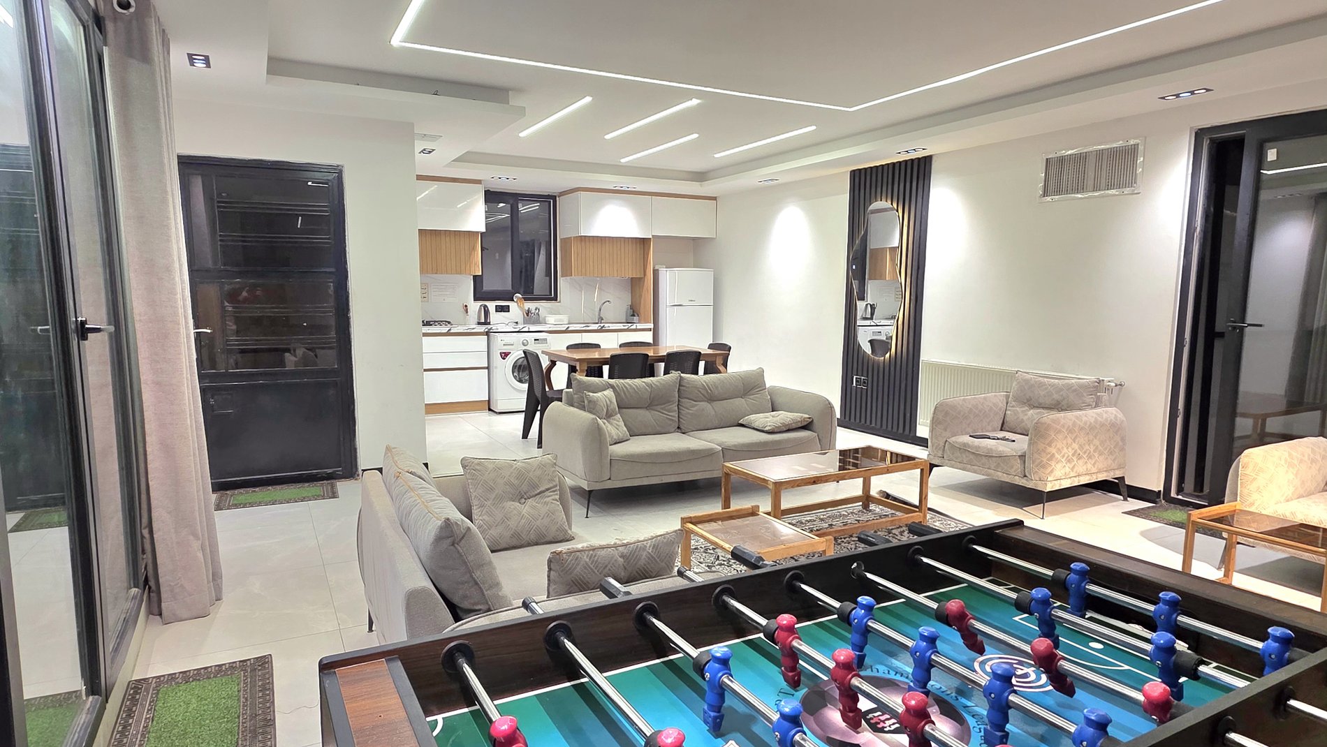 ویلا دوخوابه استخردار آبگرم باغ صدرا