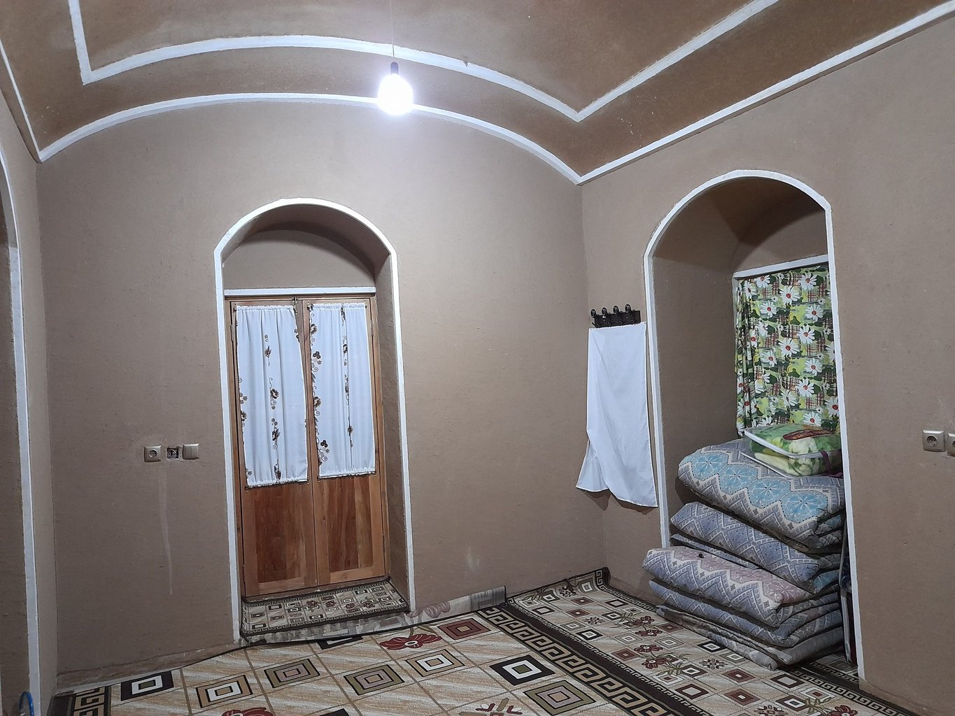 بوم گردی سرای سنتی حاج عباسعلی - واحد 6