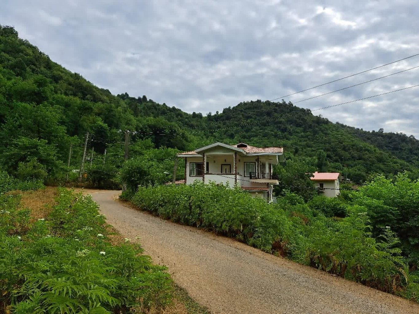 چهارخوابه جنگلی پردیس آهکلان