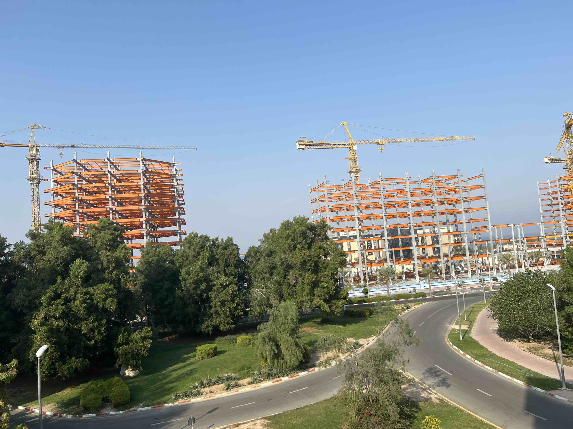 ۲ خواب مرکز شهر - انتخاب عنوان تصویر